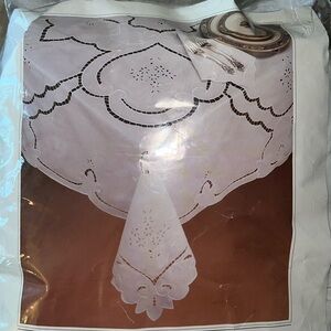 Valencia White Cutwork Cotton Rectangle Tablecloth with 12 Napkins